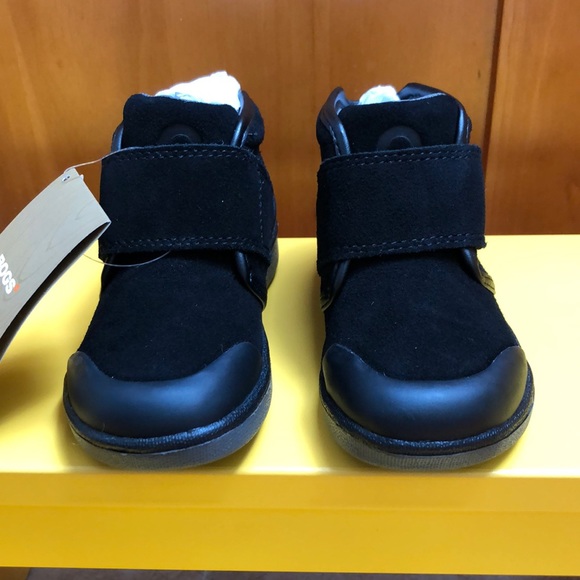 bogs sammy waterproof sneaker